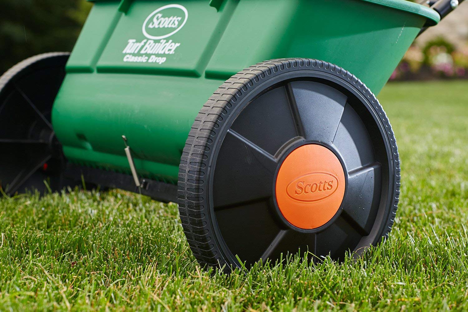 Scotts Turf Builder Classic Spreader - Zander Auto Parts